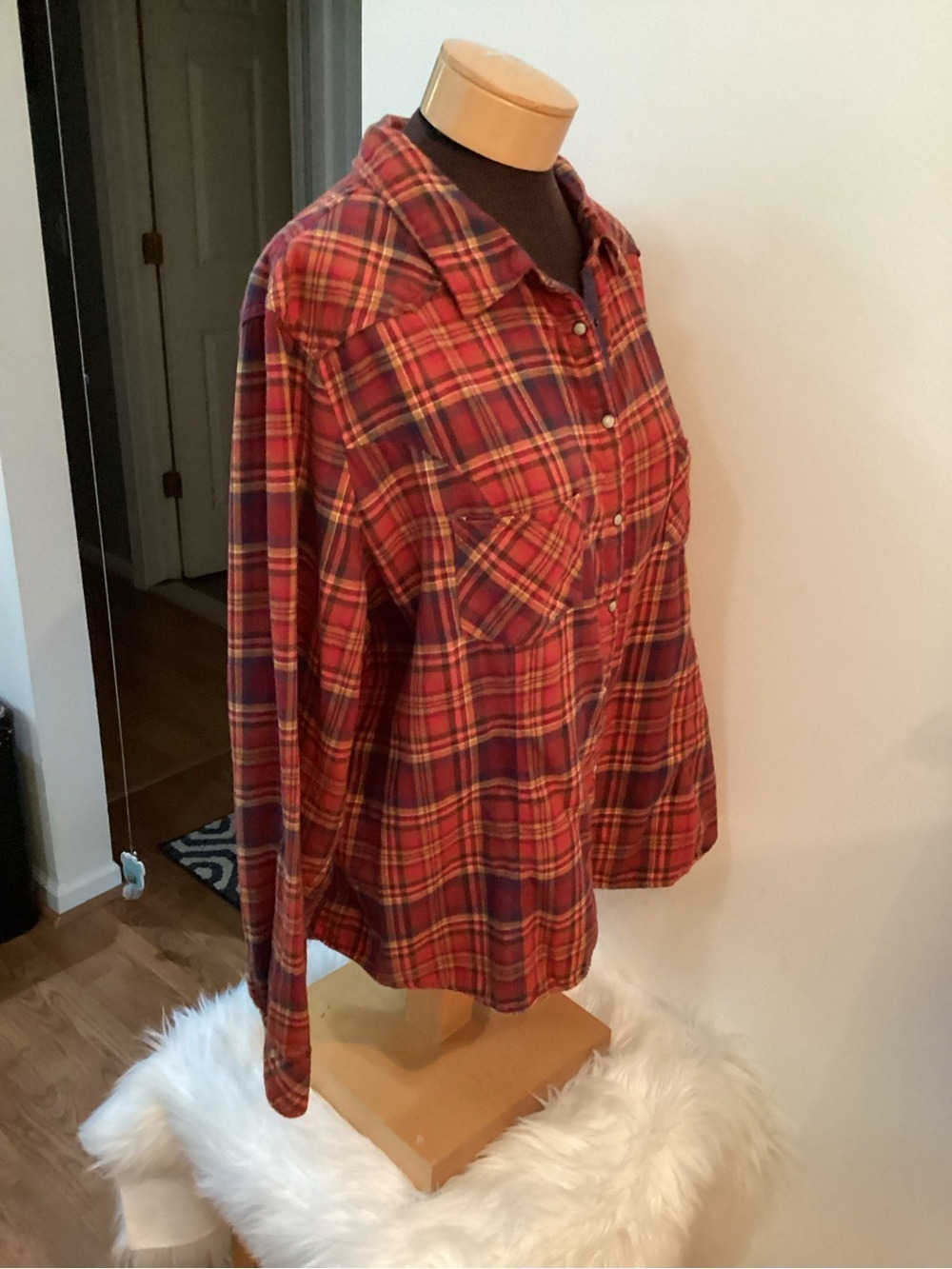 Maurice’s Size 3 Plaid Button Front Shirt – Hi-Low Hem fall colors - Picture 5 of 14